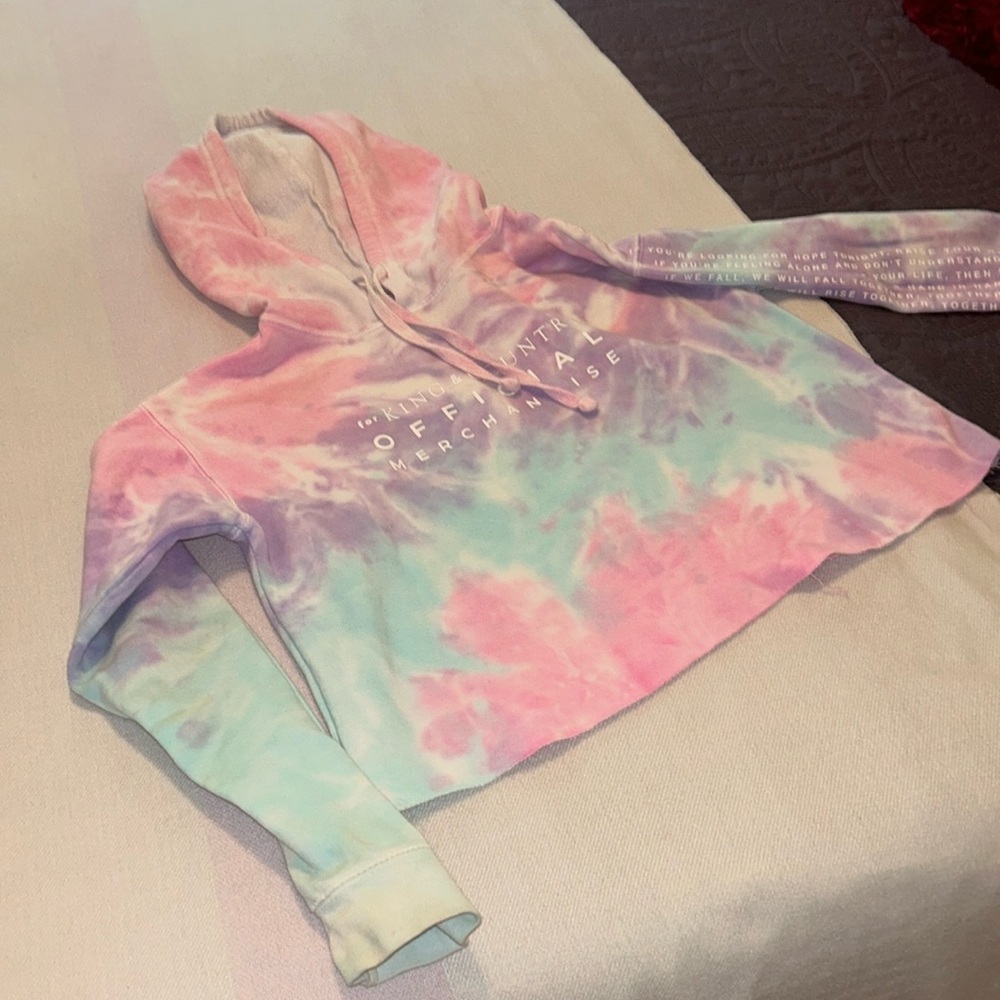 Color tone king and country sweatshirt